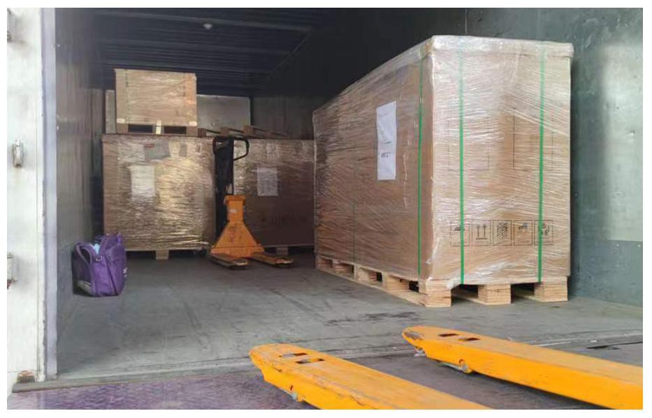 580W bifacial solar arrays